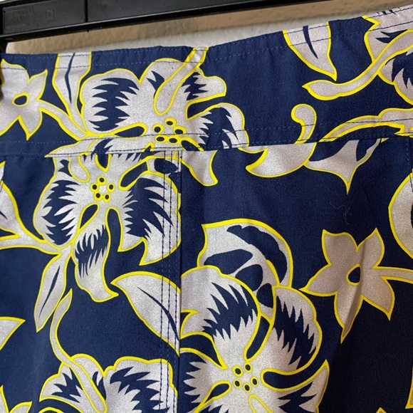Junior’s Beach Rays Flowered Board Shorts - Picture 6 of 8